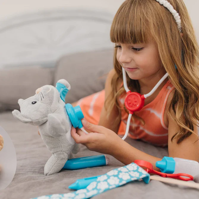 Melissa & Doug Pet Vet Play Set - Image 2