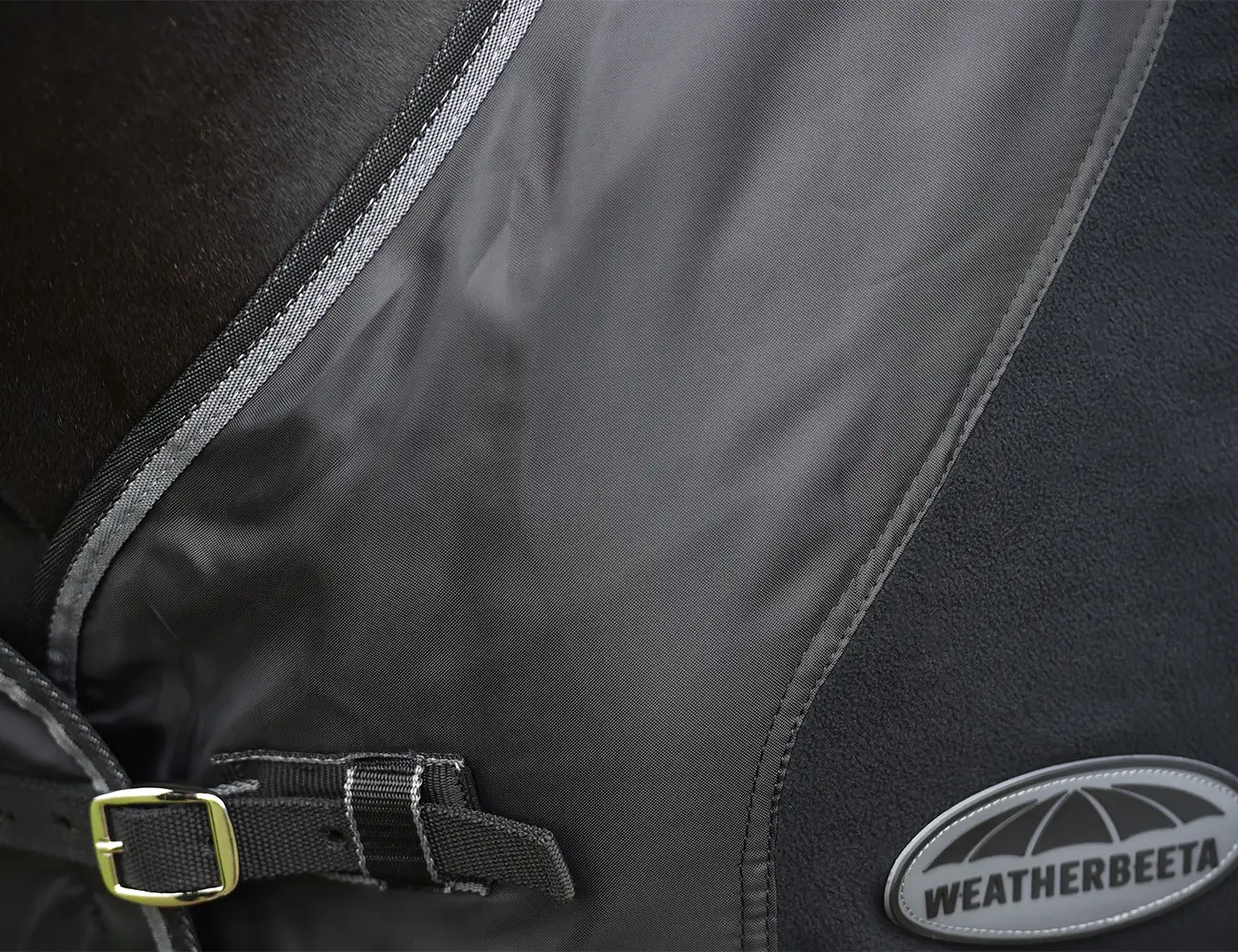 Weatherbeeta Anti-Static Fleece Cooler - Image 5